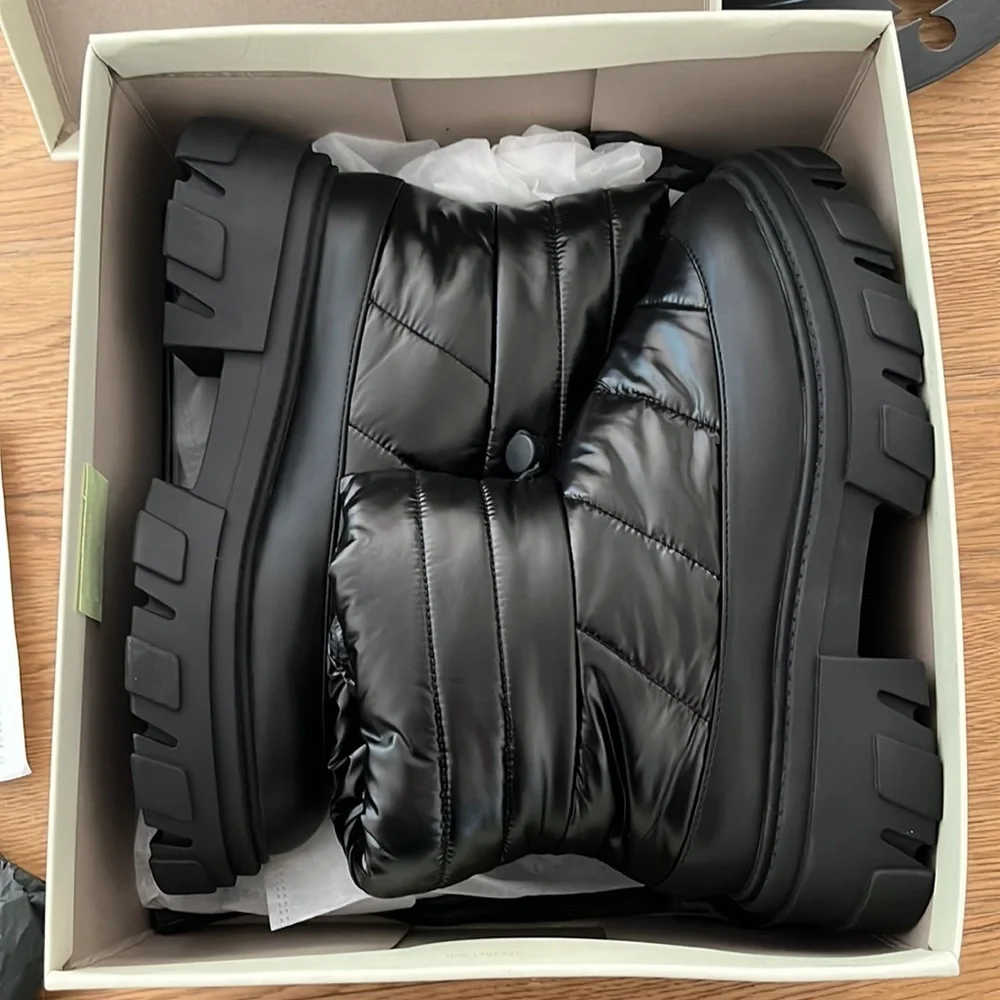winter boots - Picture 8 of 9